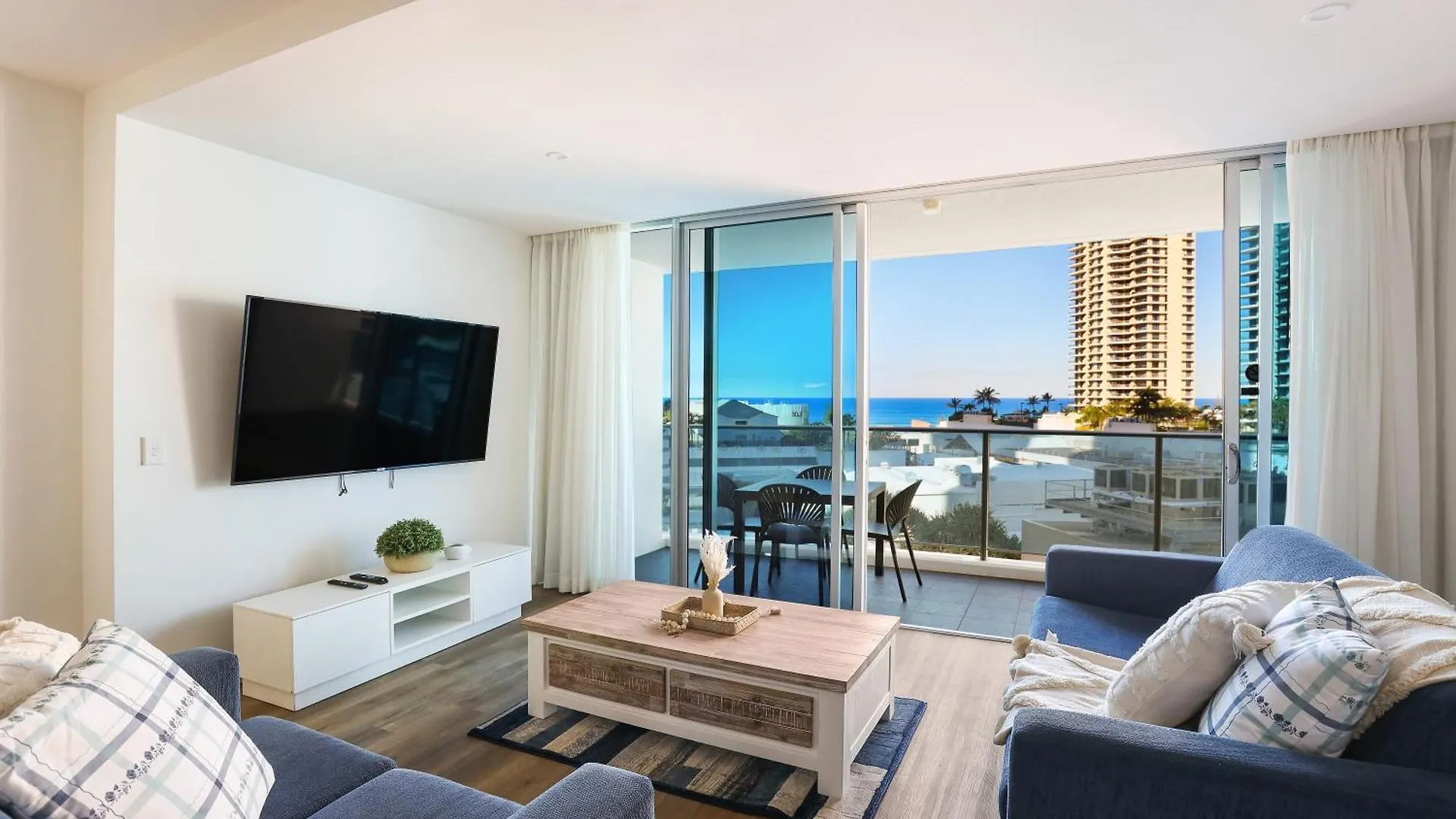 Perfect H Tower Getaway Sufers Paradise Gold Coast