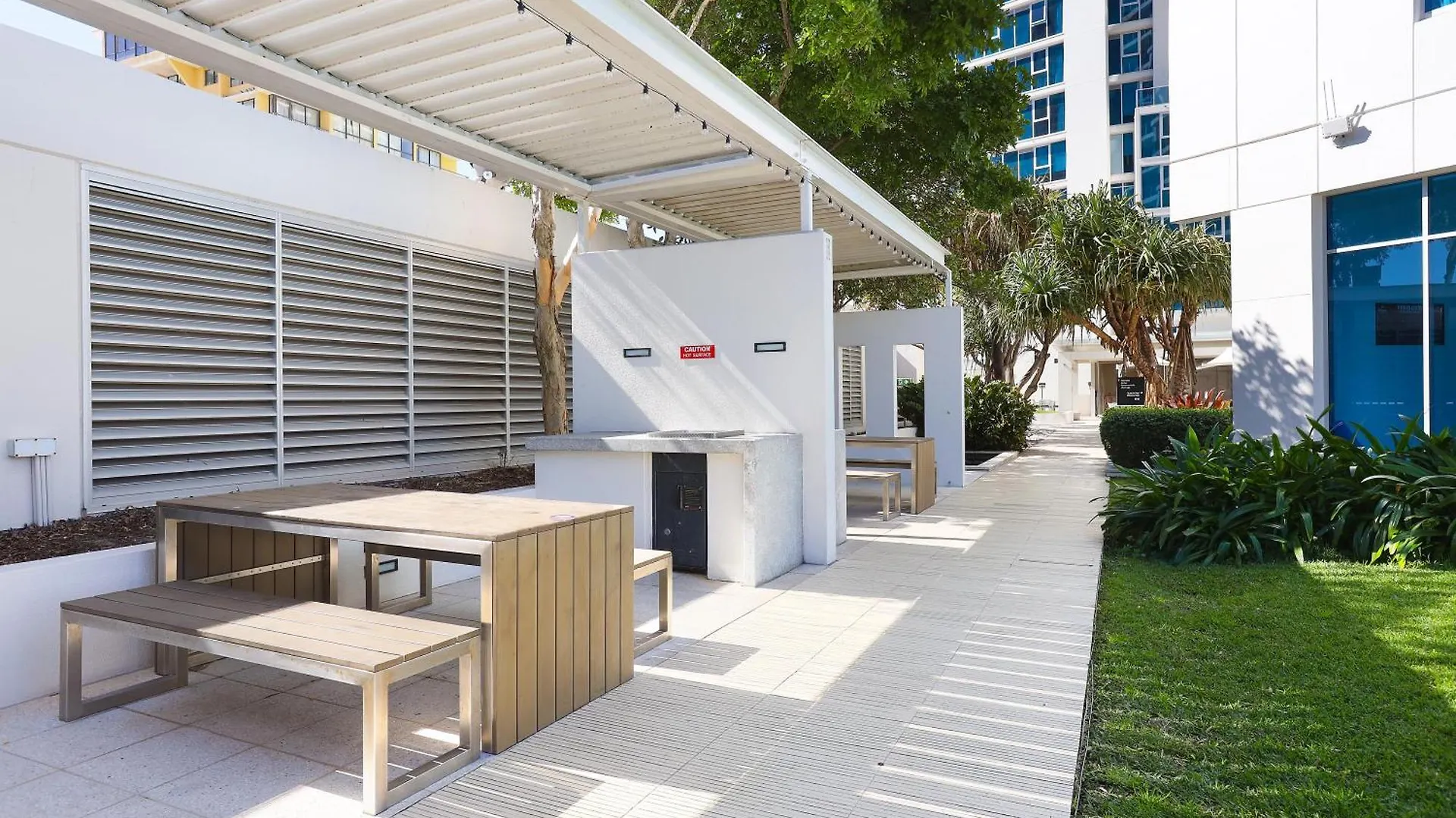 Perfect H Tower Getaway Sufers Paradise Gold Coast