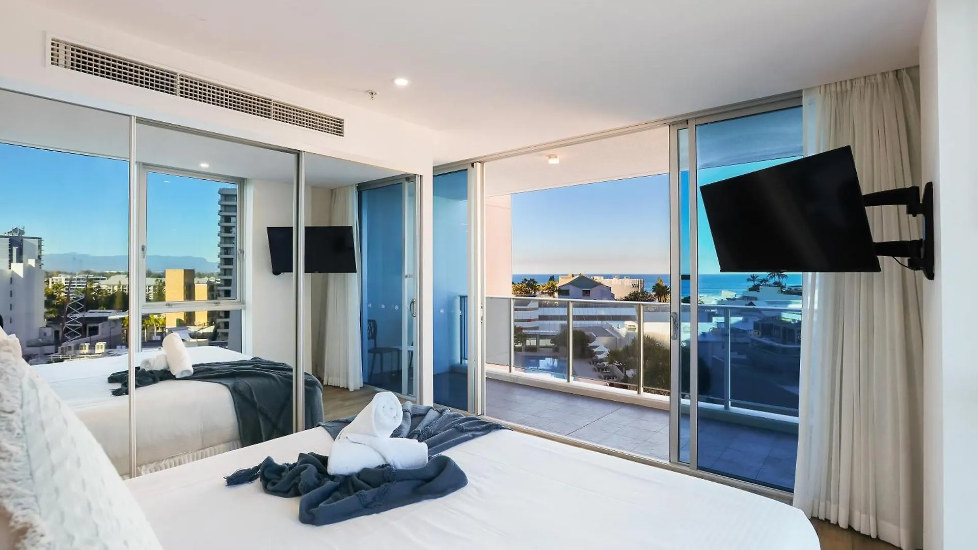 Perfect H Tower Getaway Sufers Paradise Gold Coast